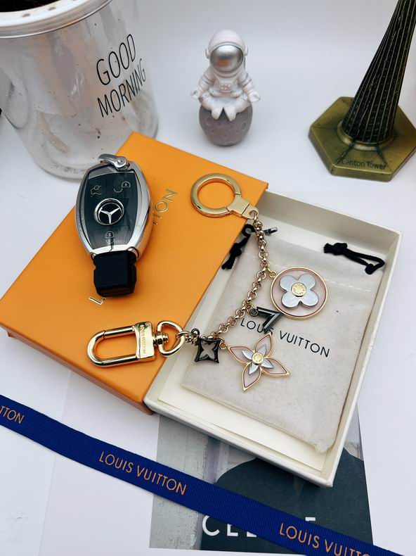 LV Keychain—Stylish Ornament & Trendy Bag Charm Design